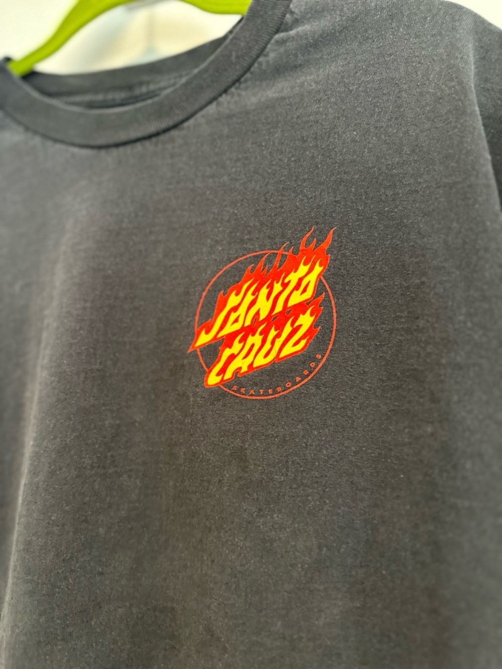 Santa Cruz Skateboard Opus Dot Circle Flames Logo Y2K Surfer Tee Streetwear